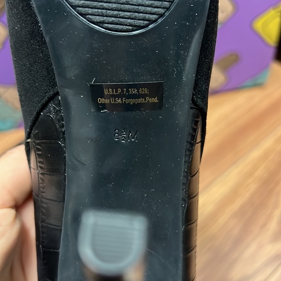 Black Suede Heel - Picture 3 of 4